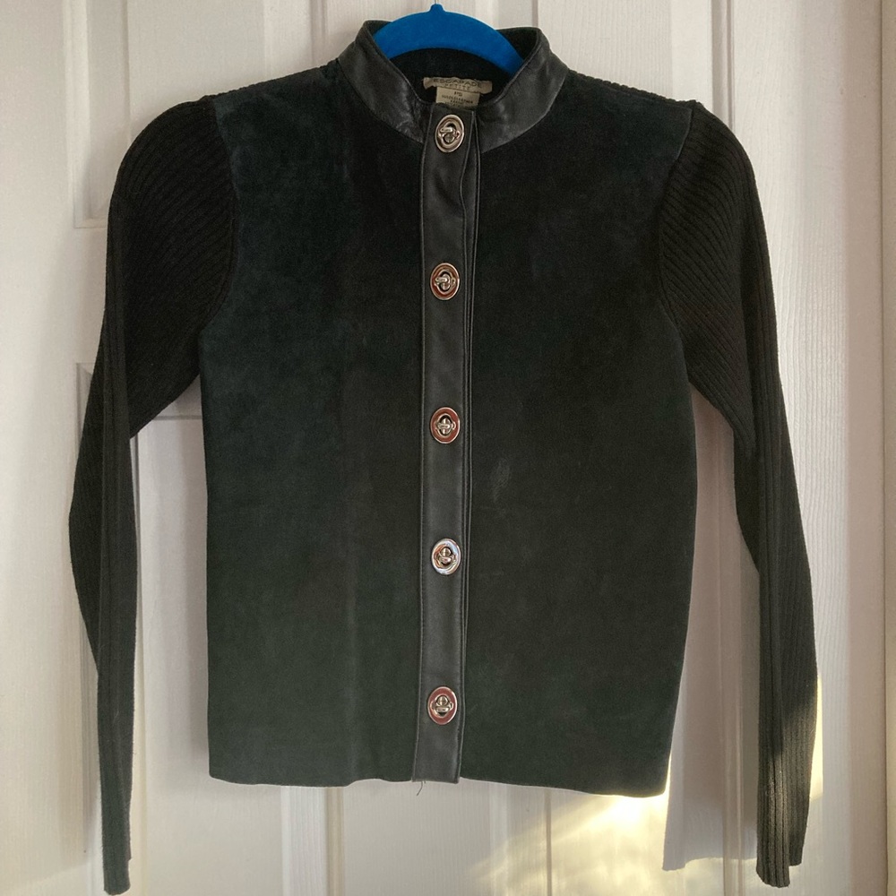Escapade half suede half sweater with toggle buttons